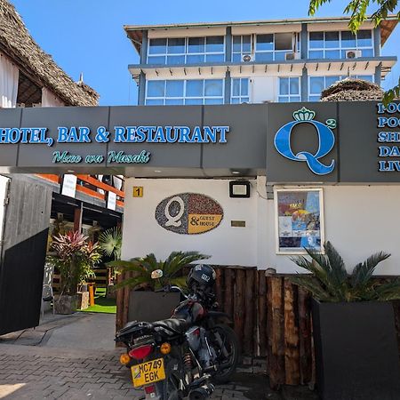 Q-Bar & Guesthouse Darüsselam Dış mekan fotoğraf