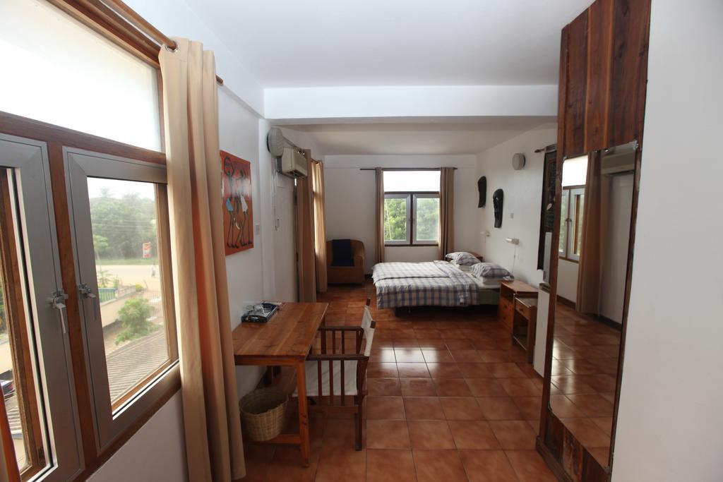 Q-Bar & Guesthouse Darüsselam Oda fotoğraf