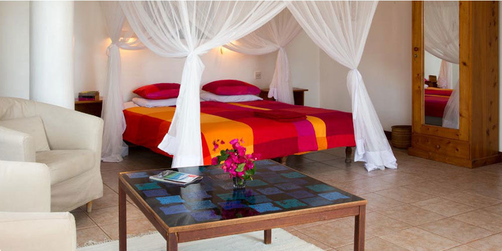 Q-Bar & Guesthouse Darüsselam Dış mekan fotoğraf