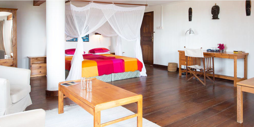 Q-Bar & Guesthouse Darüsselam Dış mekan fotoğraf