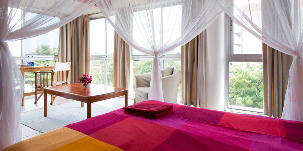 Q-Bar & Guesthouse Darüsselam Dış mekan fotoğraf