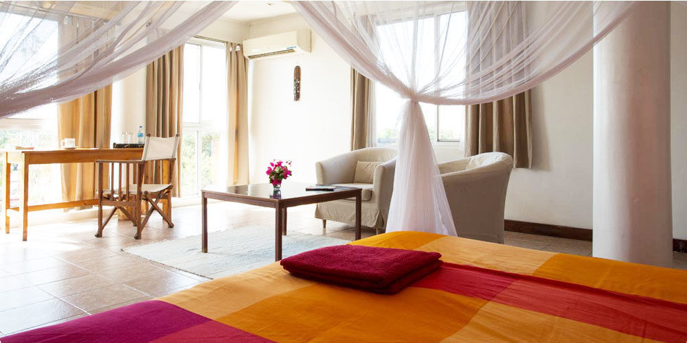 Q-Bar & Guesthouse Darüsselam Dış mekan fotoğraf