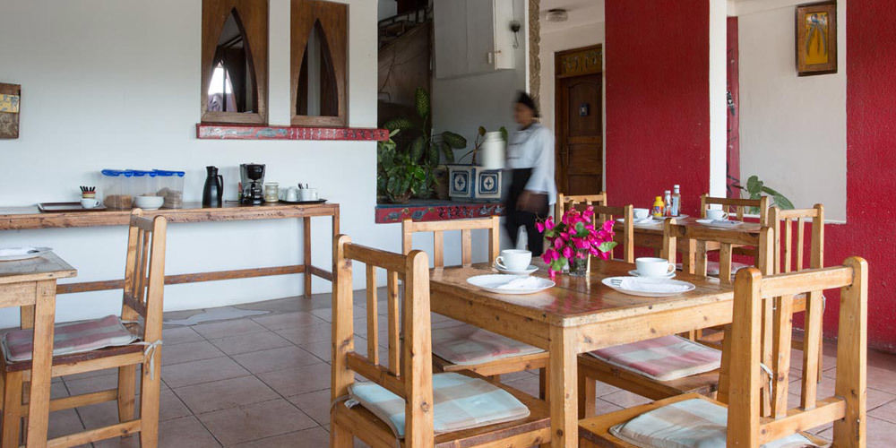 Q-Bar & Guesthouse Darüsselam Dış mekan fotoğraf